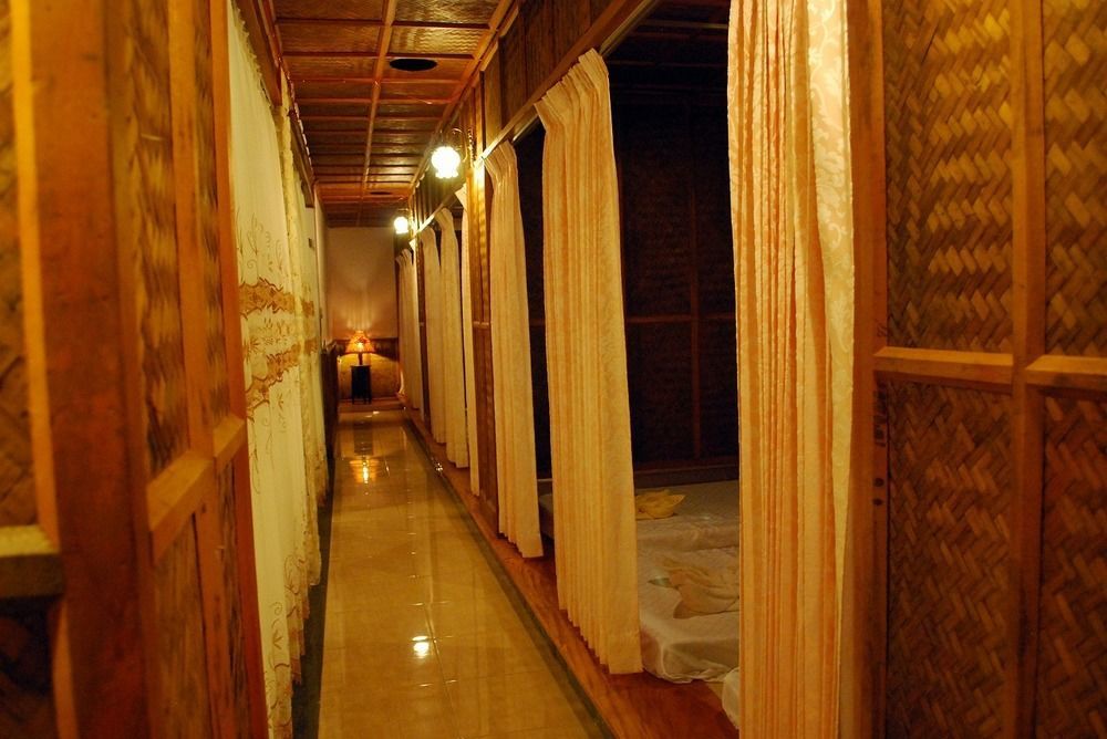Sengtawan Riverside Hotel Виентиане Интериор снимка