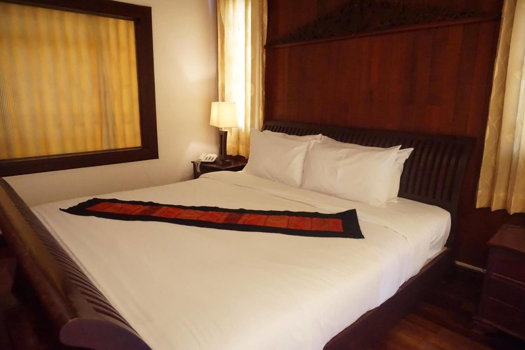 Sengtawan Riverside Hotel Виентиане Екстериор снимка