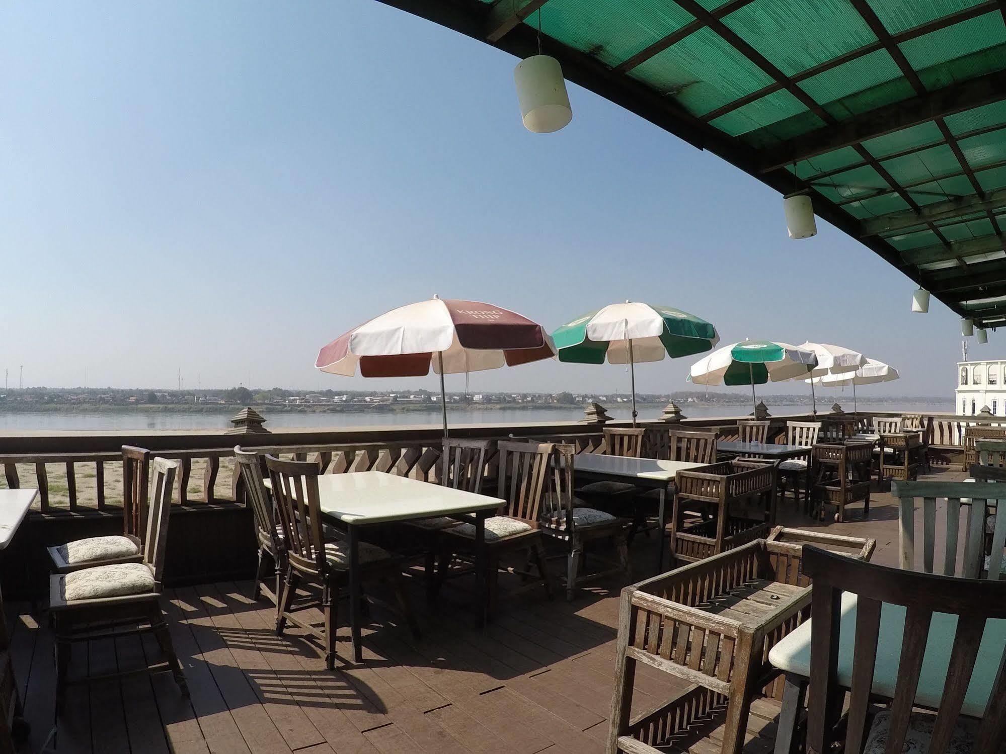 Sengtawan Riverside Hotel Виентиане Екстериор снимка