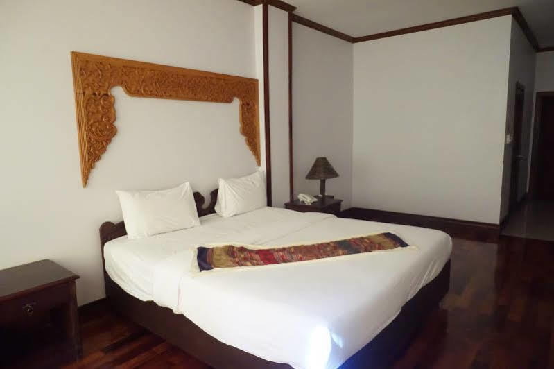 Sengtawan Riverside Hotel Виентиане Екстериор снимка