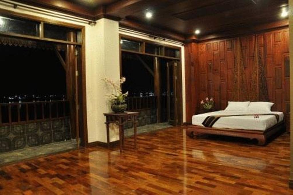 Sengtawan Riverside Hotel Виентиане Стая снимка